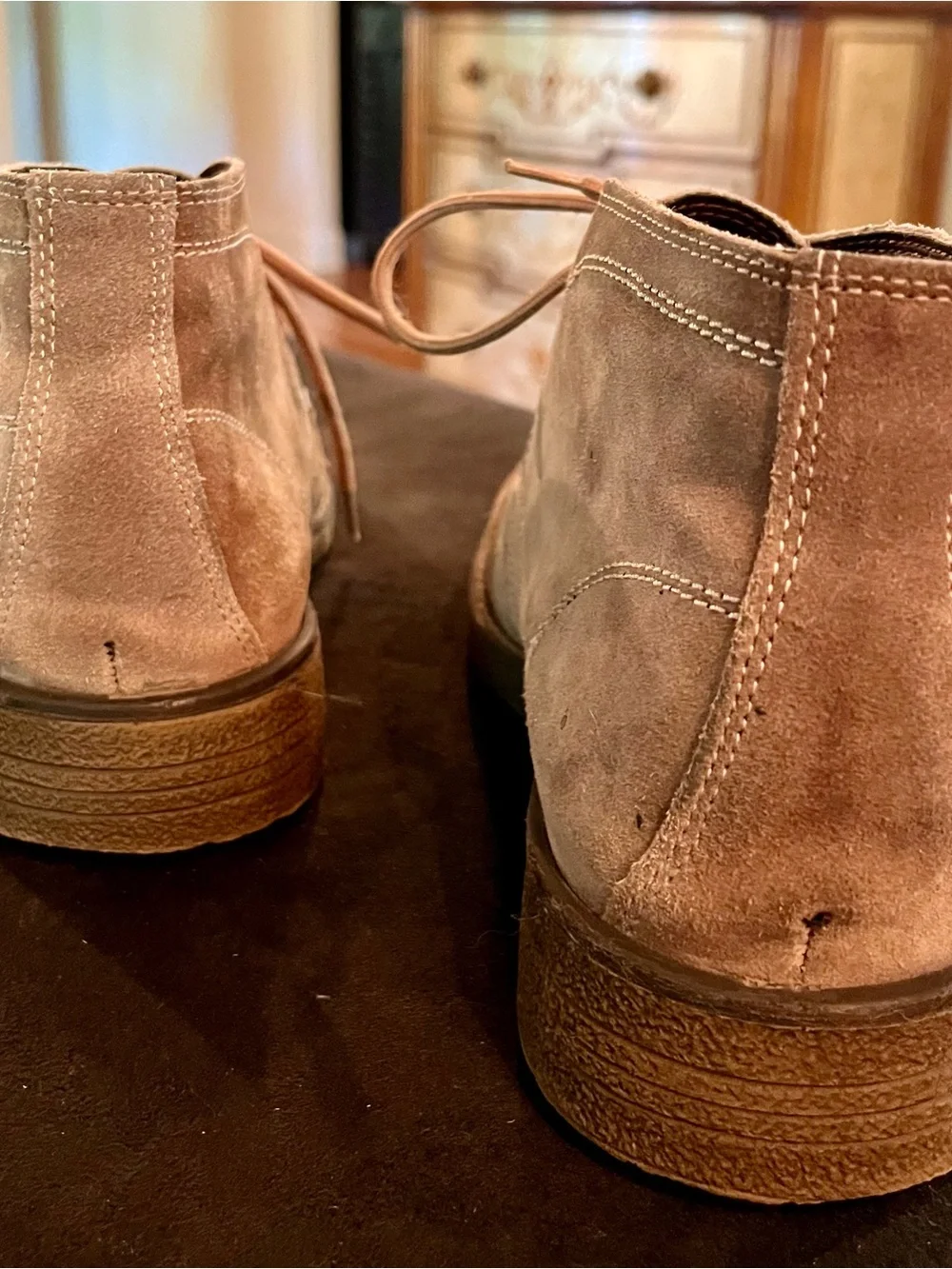 Men's Suede Lace-Up Desert Shoe in Light Brown